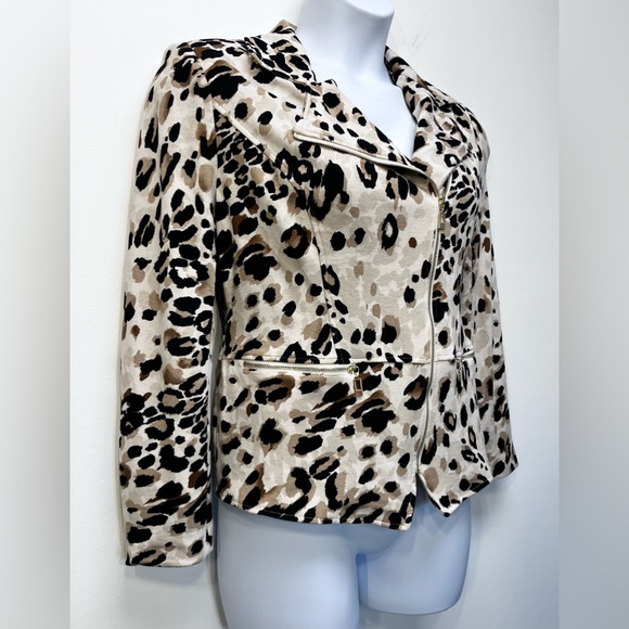 Chico's 1 Moto Asymmetrical Zip Front Blazer Jacket in Beige Leopard Print - Picture 5 of 15